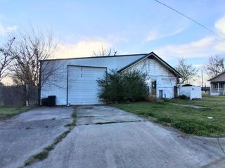 202 S Center Avenue, Shawnee, OK 74801