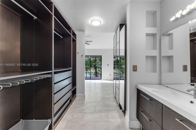 10450 SW 154th Ct 8, Miami, FL 33196