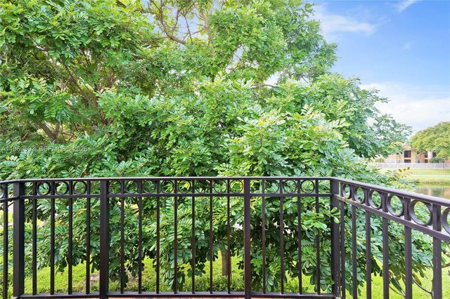 10450 SW 154th Ct 8, Miami, FL 33196