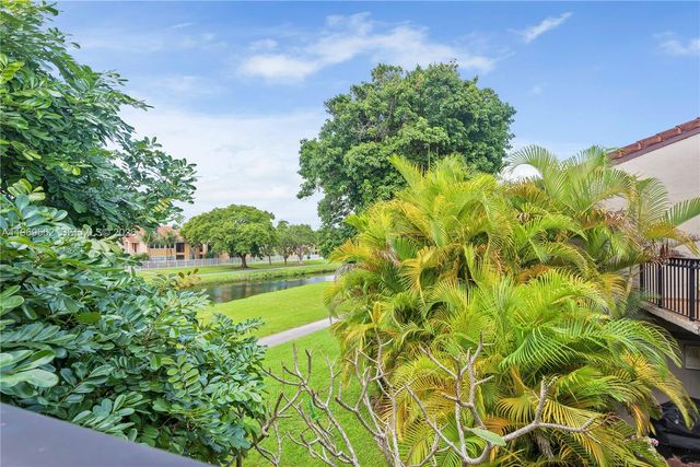 10450 SW 154th Ct 8, Miami, FL 33196