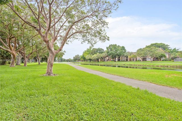 10450 SW 154th Ct 8, Miami, FL 33196