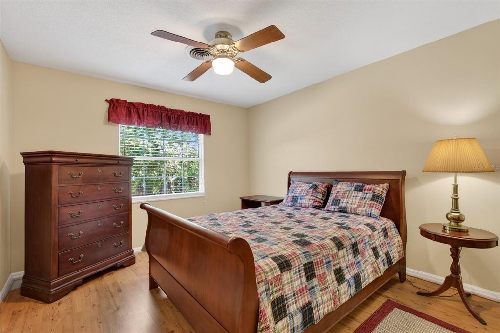 Image 23 of property listing at 1945 NORMANDY DRIVE, Mount Dora, FL 32757