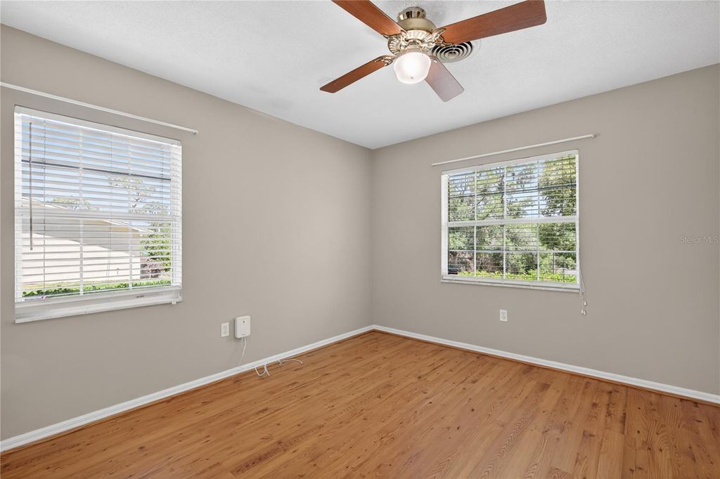 Image 26 of property listing at 1945 NORMANDY DRIVE, Mount Dora, FL 32757