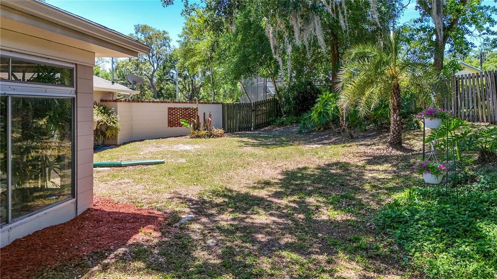 Image 45 of property listing at 1945 NORMANDY DRIVE, Mount Dora, FL 32757