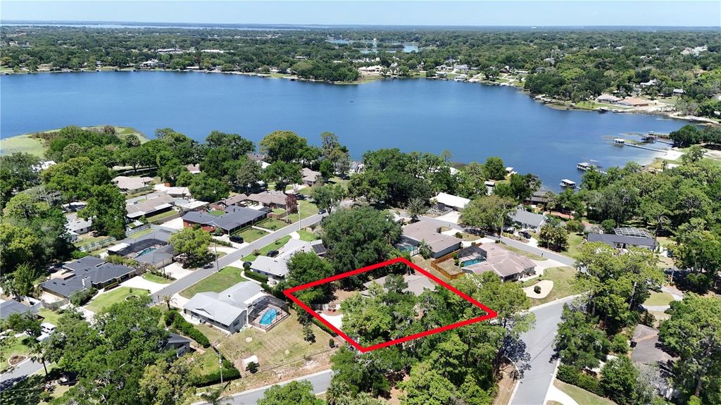 Image 52 of property listing at 1945 NORMANDY DRIVE, Mount Dora, FL 32757