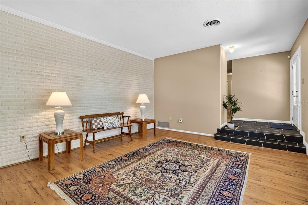 Image 9 of property listing at 1945 NORMANDY DRIVE, Mount Dora, FL 32757