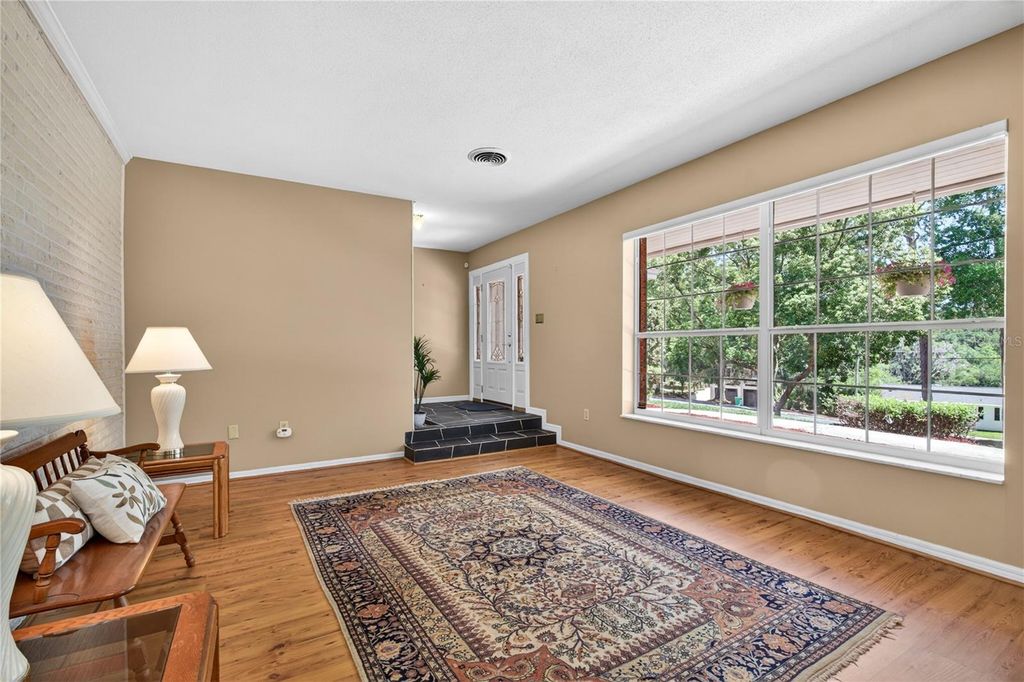 Image 10 of property listing at 1945 NORMANDY DRIVE, Mount Dora, FL 32757