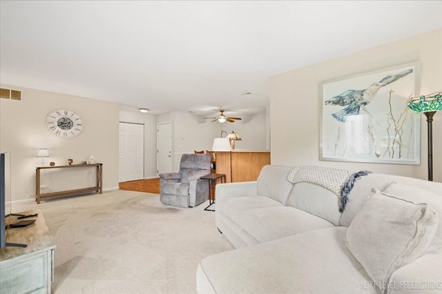 308 Primrose Court 308, Aurora, IL 60504