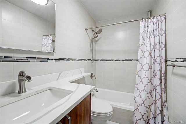 9 Cortland Avenue, Jericho, NY 11753