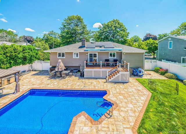 9 Cortland Avenue, Jericho, NY 11753