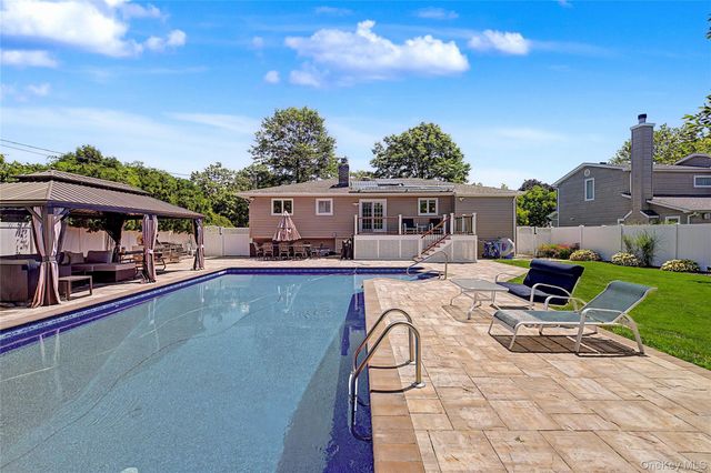 9 Cortland Avenue, Jericho, NY 11753