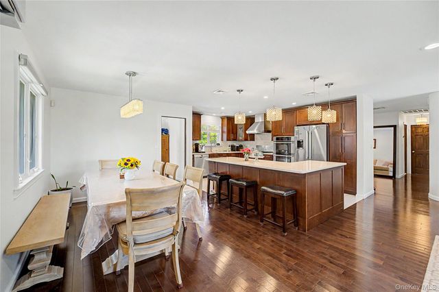 9 Cortland Avenue, Jericho, NY 11753