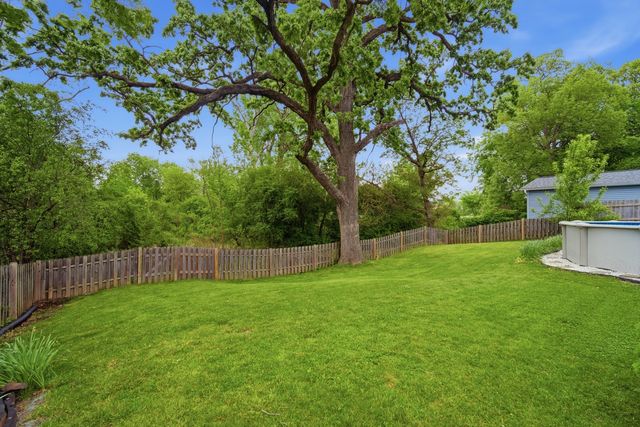 1920 Hazelwood Drive, Lindenhurst, IL 60046
