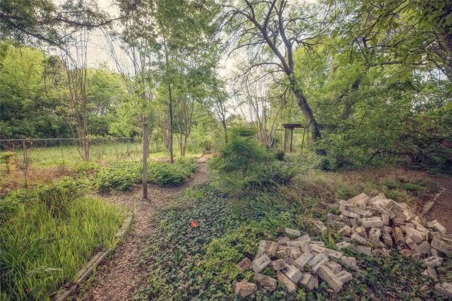 13927 Lynnwood Lane, Sugar Land, TX 77498