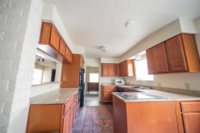 13927 Lynnwood Lane, Sugar Land, TX 77498