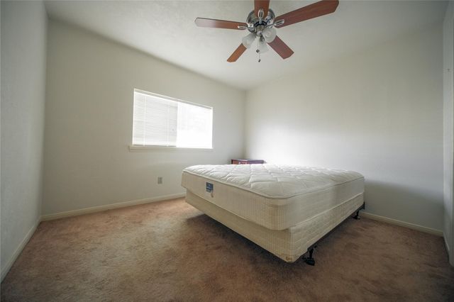 13927 Lynnwood Lane, Sugar Land, TX 77498