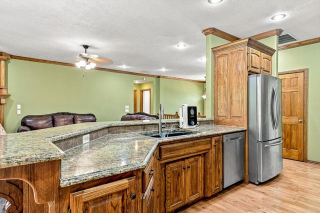 5106 S Burrows Avenue, Springfield, MO 65810