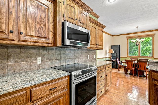 5106 S Burrows Avenue, Springfield, MO 65810