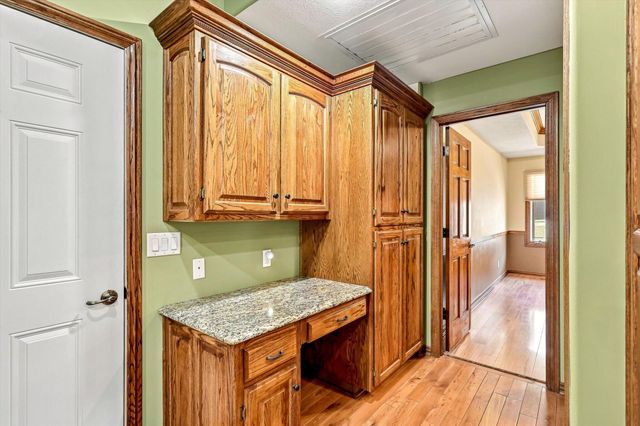 5106 S Burrows Avenue, Springfield, MO 65810
