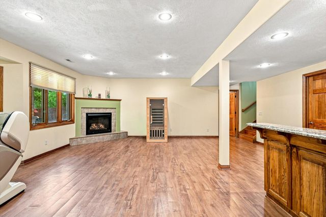 5106 S Burrows Avenue, Springfield, MO 65810