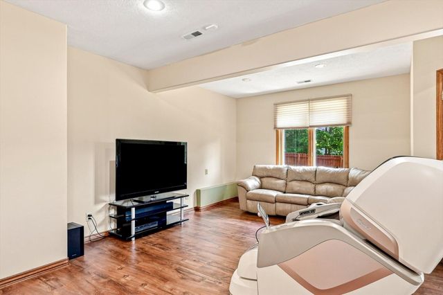 5106 S Burrows Avenue, Springfield, MO 65810
