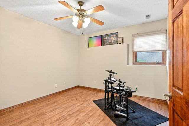 5106 S Burrows Avenue, Springfield, MO 65810