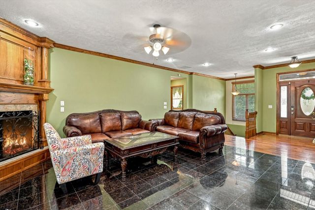 5106 S Burrows Avenue, Springfield, MO 65810