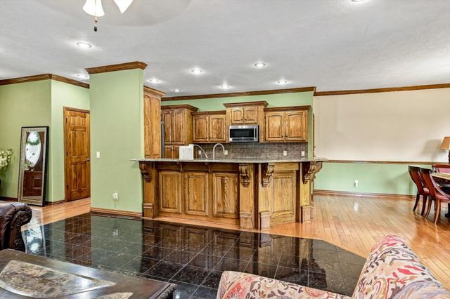 5106 S Burrows Avenue, Springfield, MO 65810