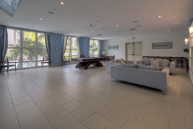 2000 N Bayshore Dr 1502, Miami, FL 33137