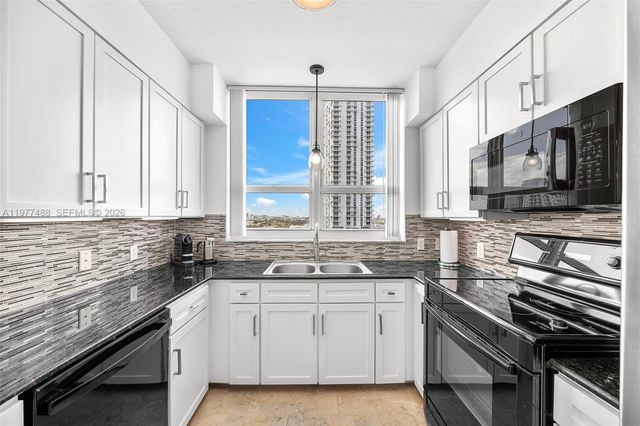 2000 N Bayshore Dr 1502, Miami, FL 33137