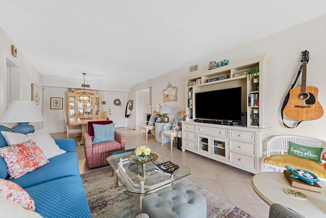 11282 Green Lake Drive 204, Boynton Beach, FL 33437