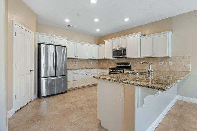 2327 N Shady Street, Visalia, CA 93291