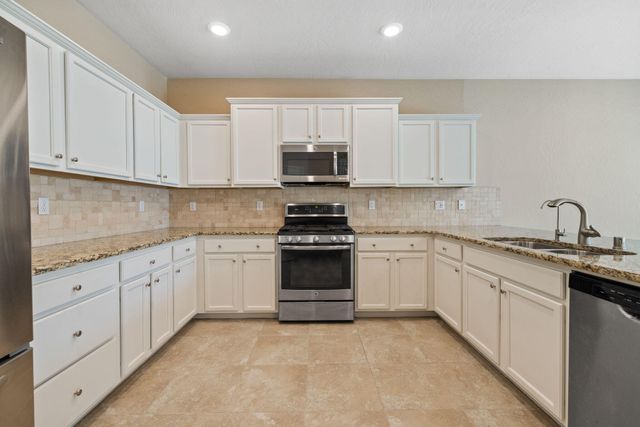 2327 N Shady Street, Visalia, CA 93291