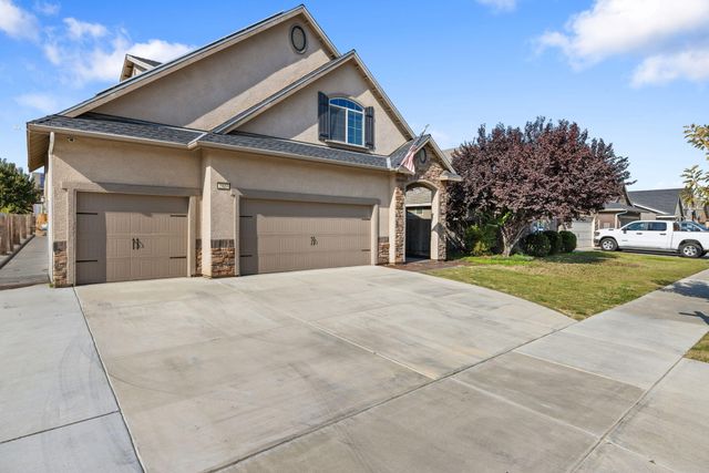 2327 N Shady Street, Visalia, CA 93291