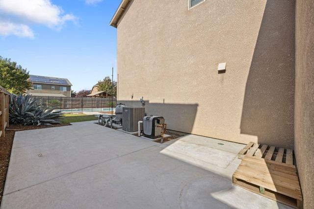 2327 N Shady Street, Visalia, CA 93291