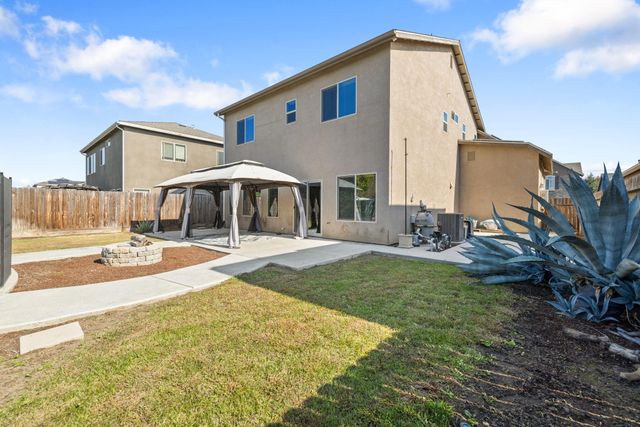 2327 N Shady Street, Visalia, CA 93291