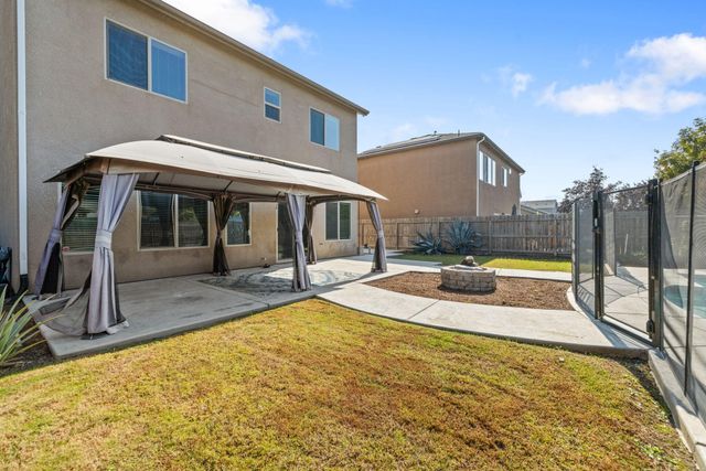 2327 N Shady Street, Visalia, CA 93291