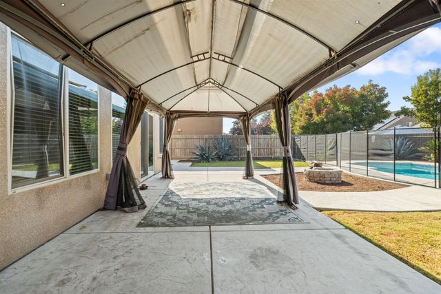 2327 N Shady Street, Visalia, CA 93291