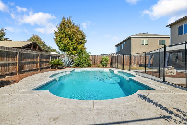 2327 N Shady Street, Visalia, CA 93291