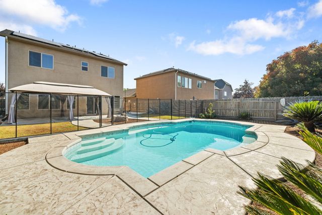 2327 N Shady Street, Visalia, CA 93291