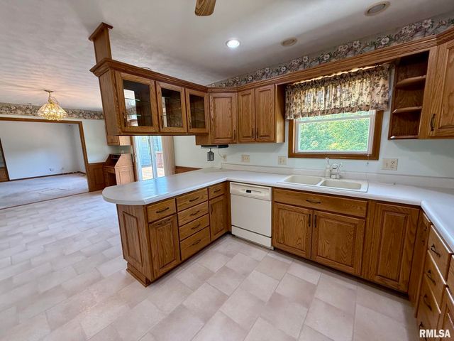 24822 Brookwood Hills Road, Athens, IL 62613