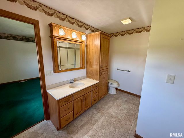 24822 Brookwood Hills Road, Athens, IL 62613