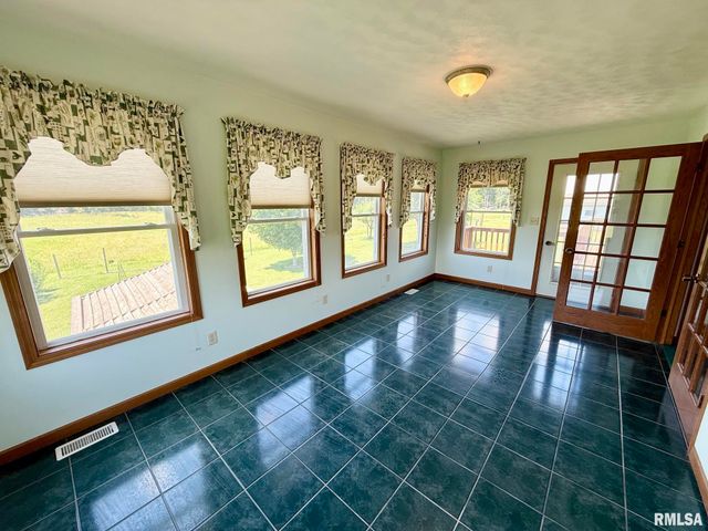 24822 Brookwood Hills Road, Athens, IL 62613
