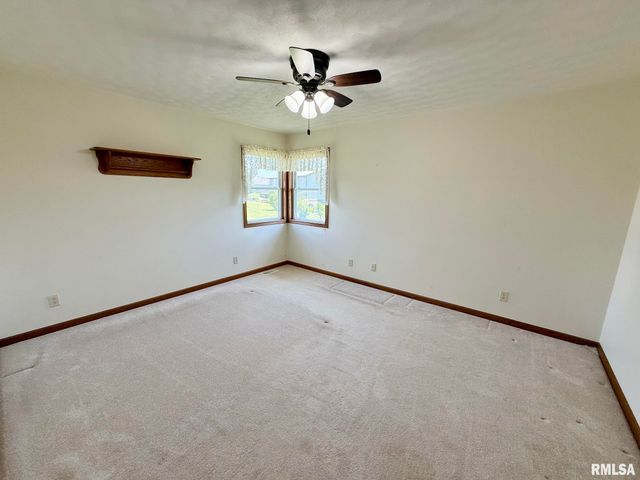 24822 Brookwood Hills Road, Athens, IL 62613
