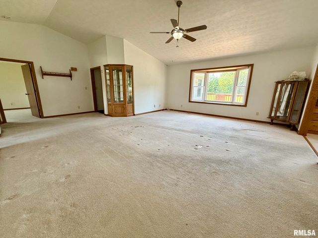24822 Brookwood Hills Road, Athens, IL 62613