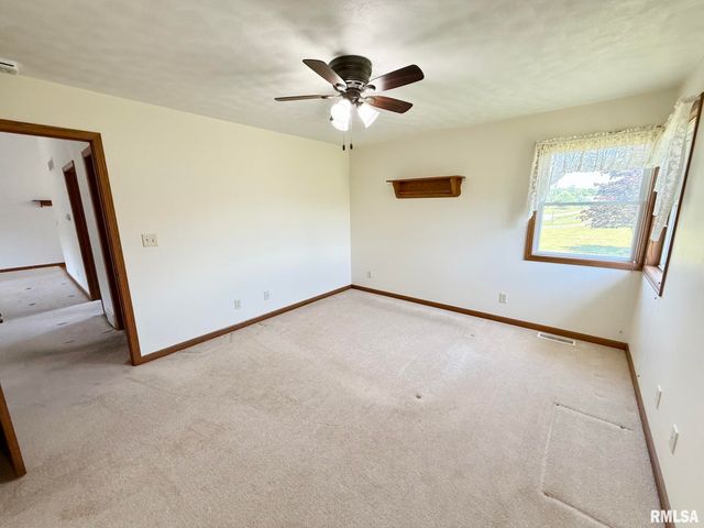 24822 Brookwood Hills Road, Athens, IL 62613
