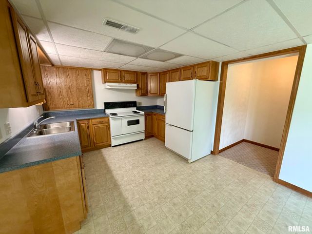 24822 Brookwood Hills Road, Athens, IL 62613
