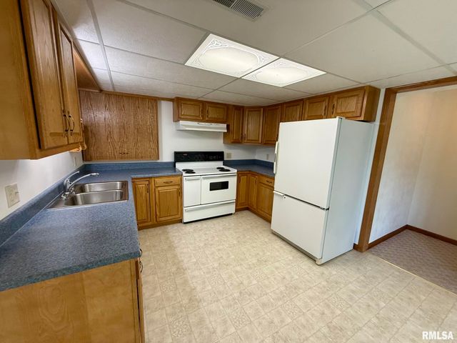24822 Brookwood Hills Road, Athens, IL 62613