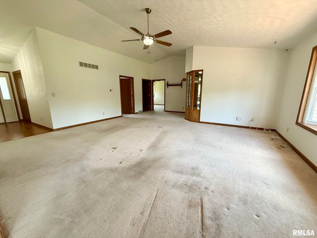 24822 Brookwood Hills Road, Athens, IL 62613