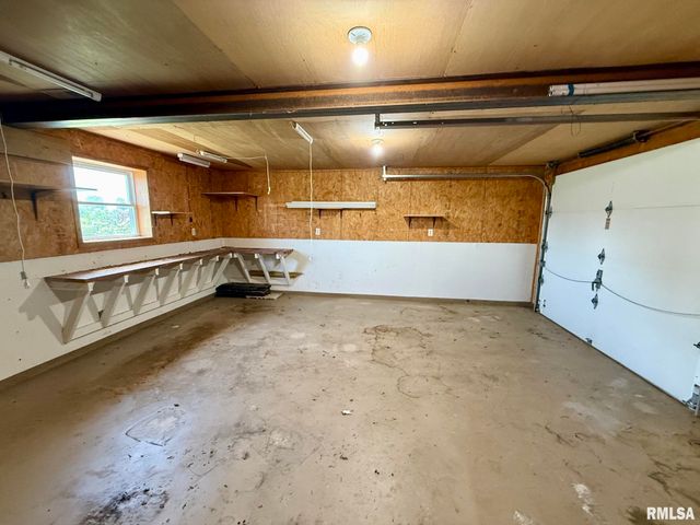24822 Brookwood Hills Road, Athens, IL 62613